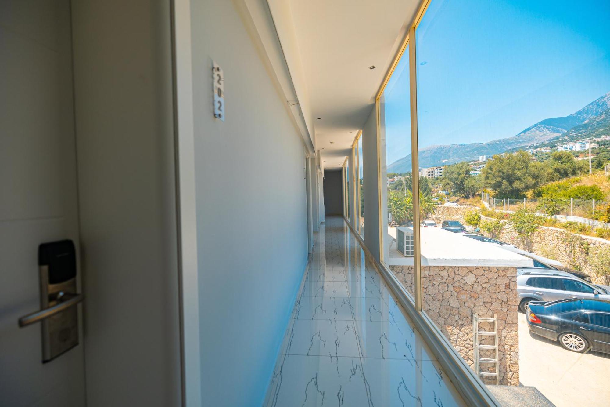 Royal Blue Hotel Dhermi Luaran gambar