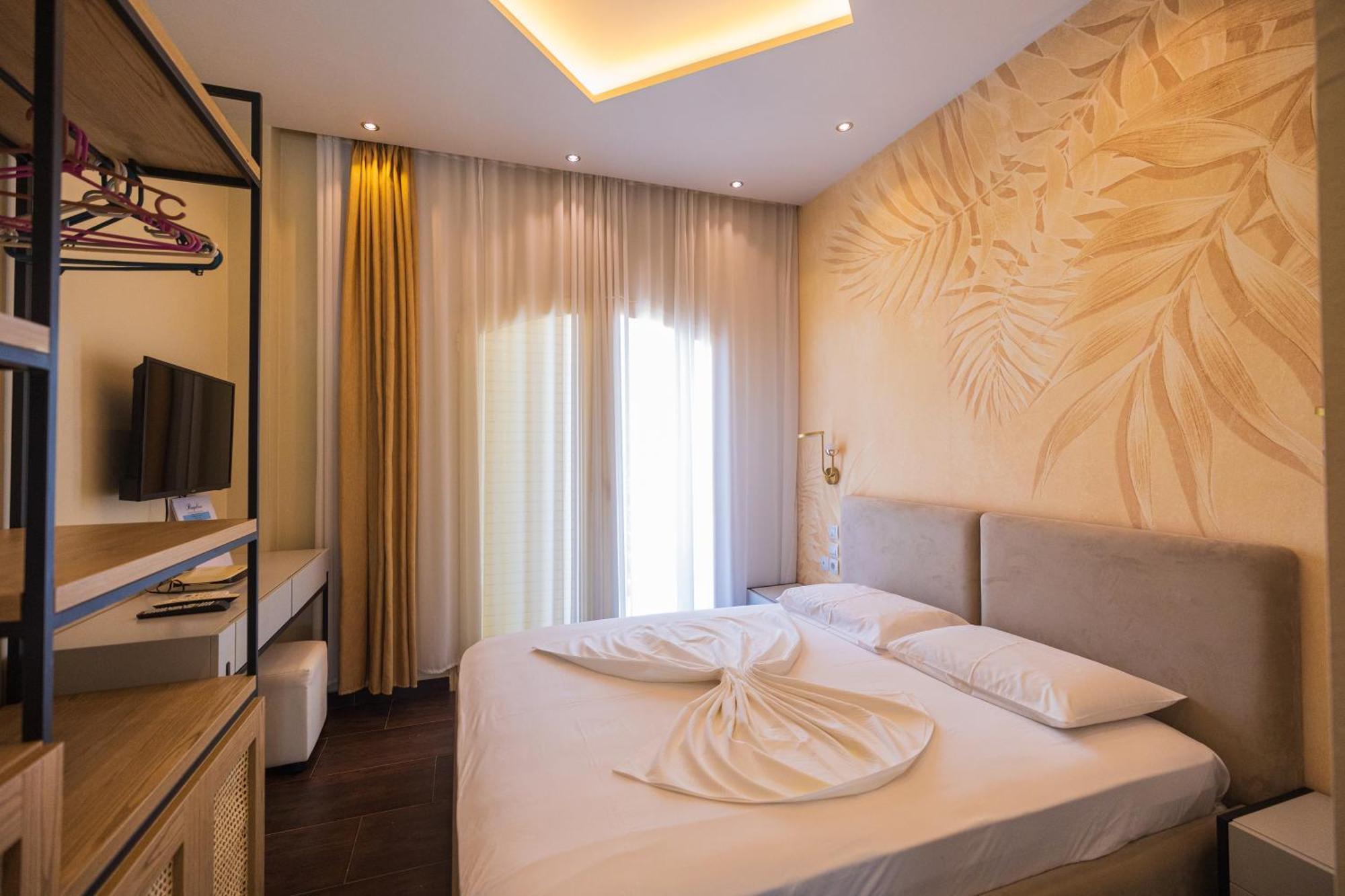 Royal Blue Hotel Dhermi Luaran gambar