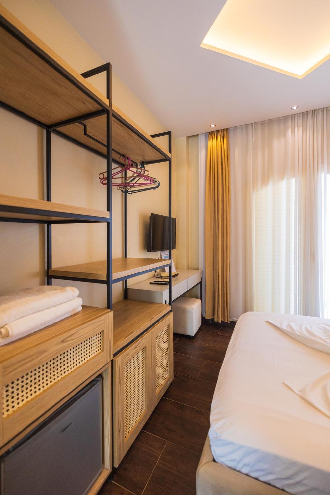 Royal Blue Hotel Dhermi Luaran gambar
