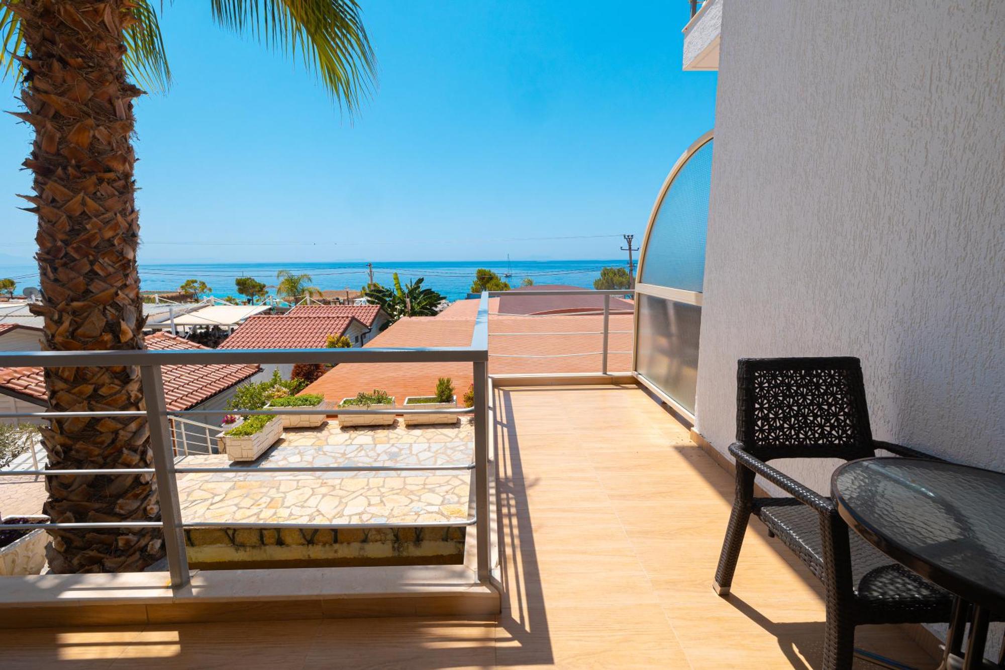 Royal Blue Hotel Dhermi Luaran gambar