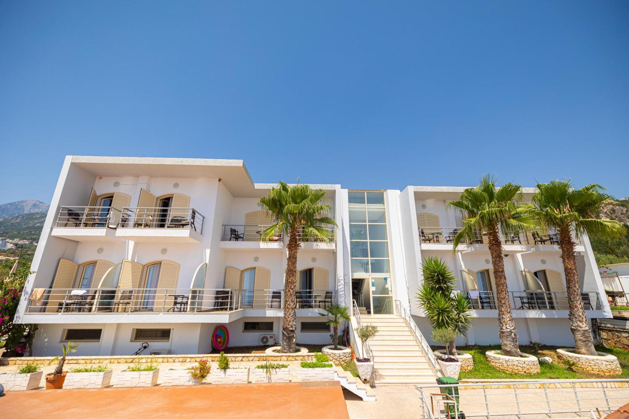 Royal Blue Hotel Dhermi Luaran gambar