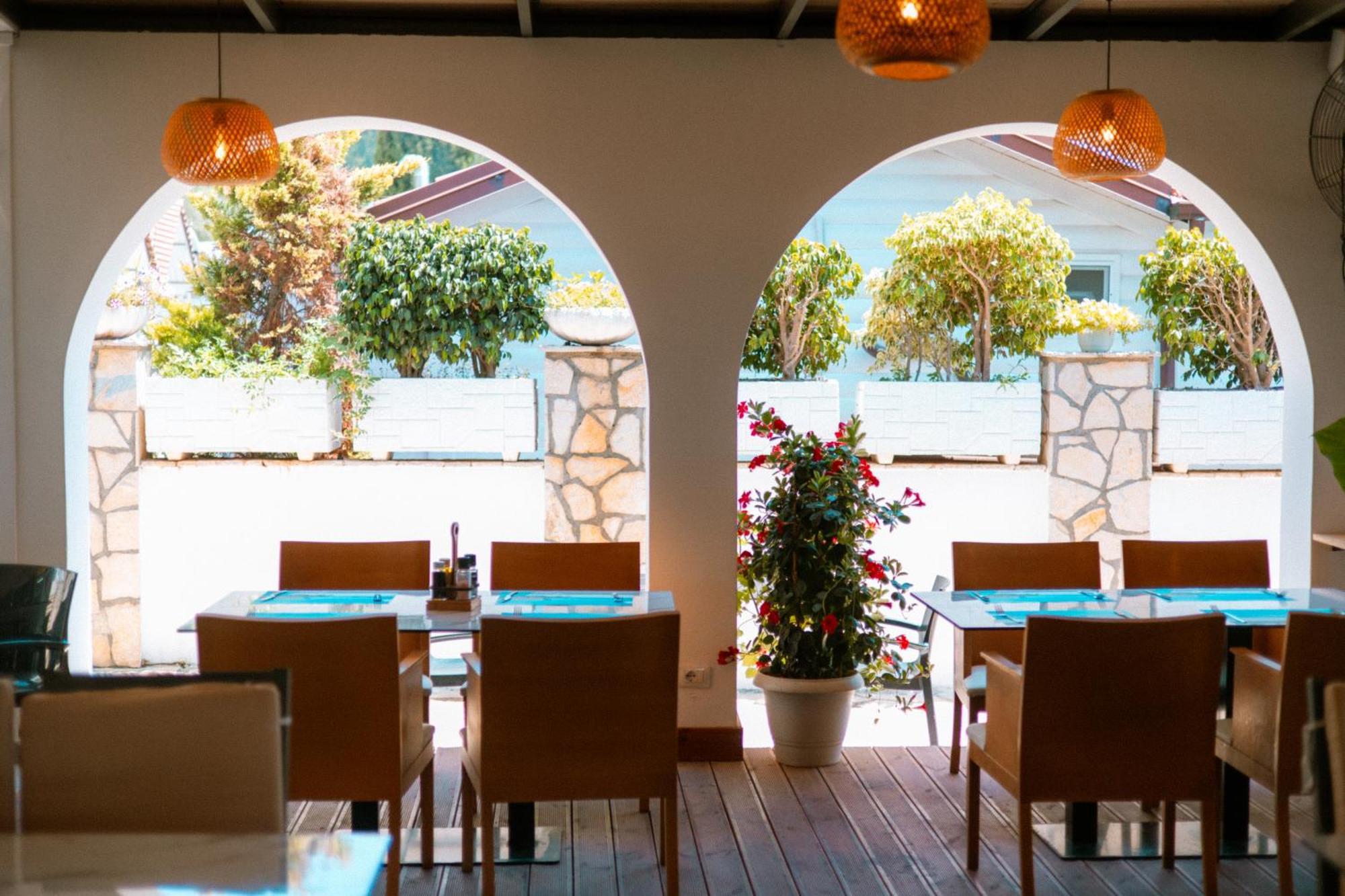 Royal Blue Hotel Dhermi Luaran gambar