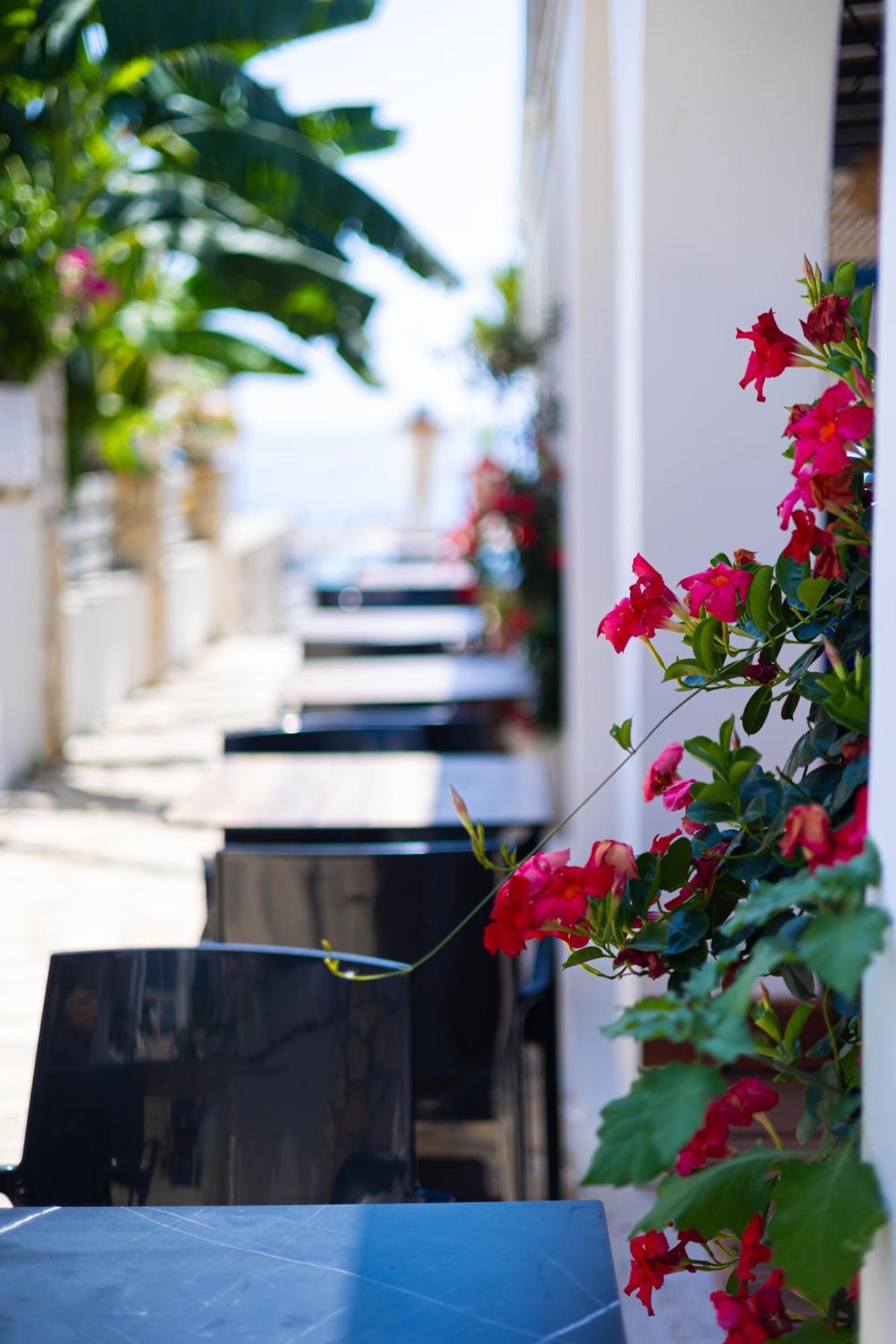 Royal Blue Hotel Dhermi Luaran gambar