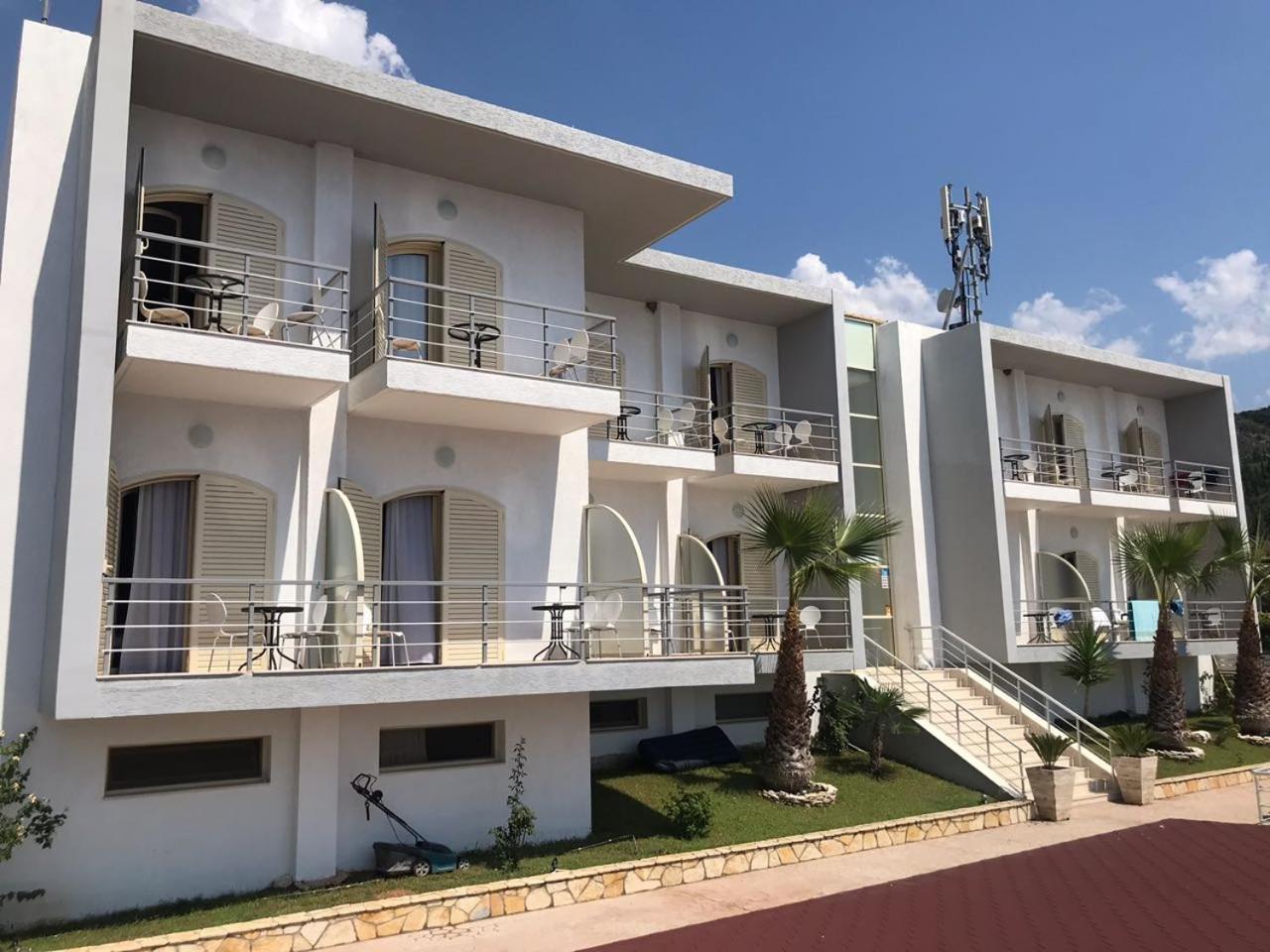 Royal Blue Hotel Dhermi Luaran gambar